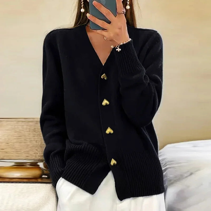 Grace - Cardigan Boutons en Cœur Élégant